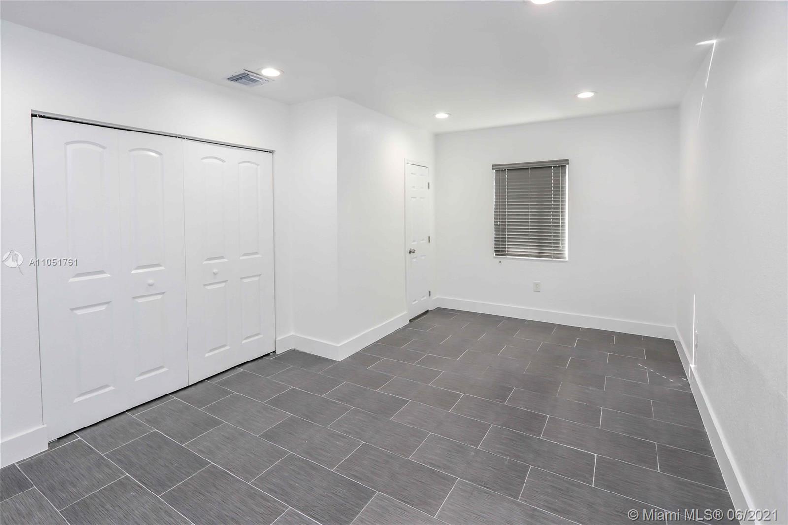 See details / 2326 sq. ft. $ 2021-06-03 0 Photo