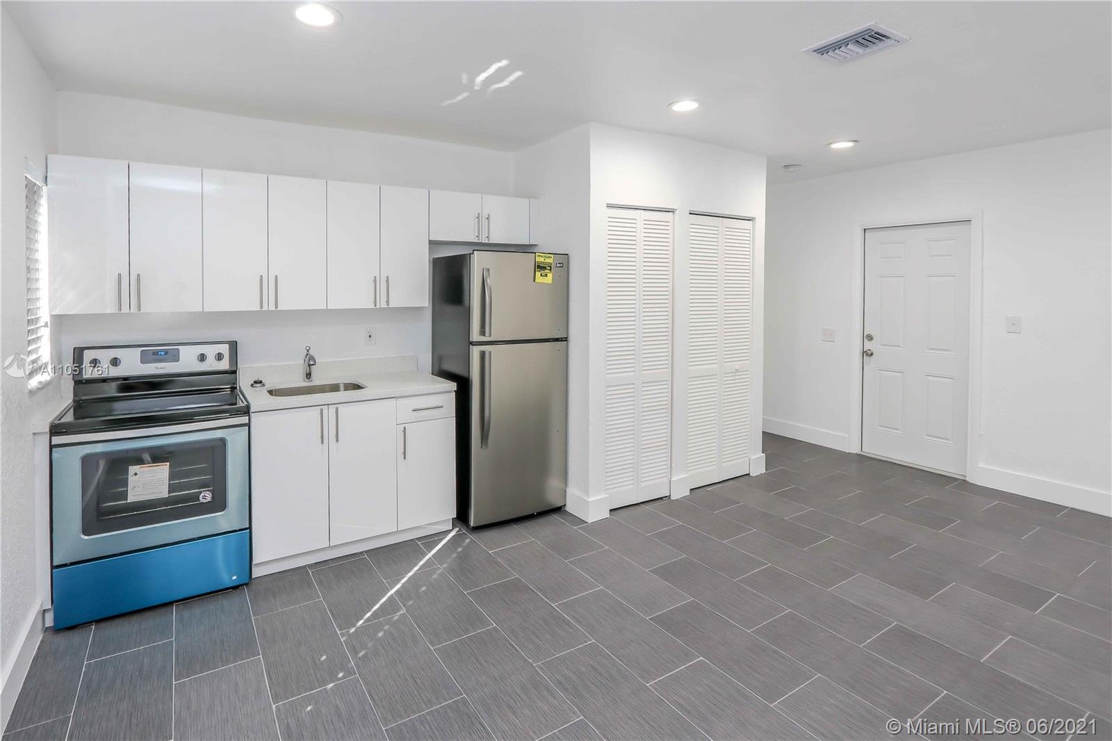 See details / 2326 sq. ft. $ 2021-06-03 0 Photo