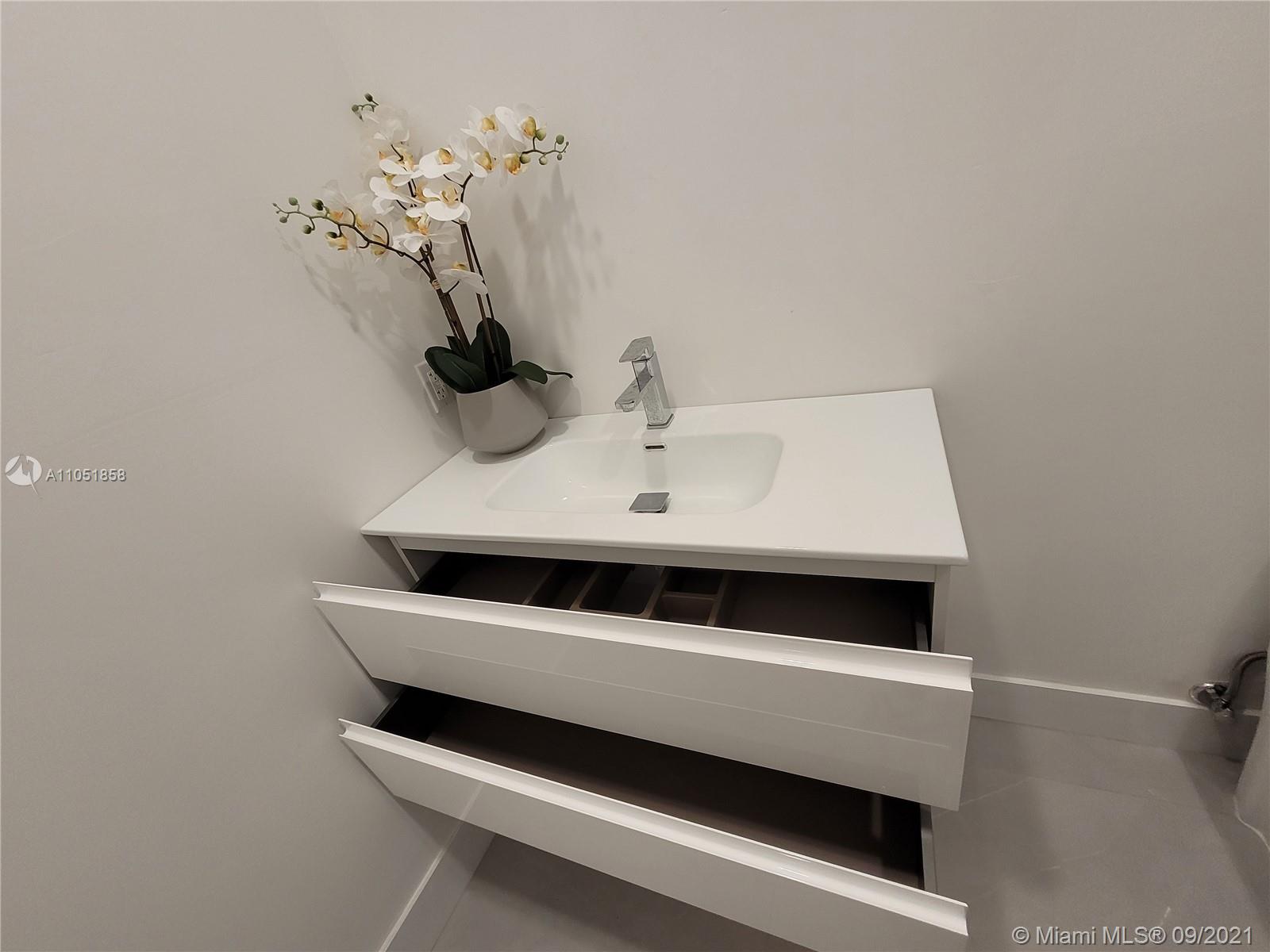 See details / 2082 sq. ft. $ 2021-06-03 0 Photo