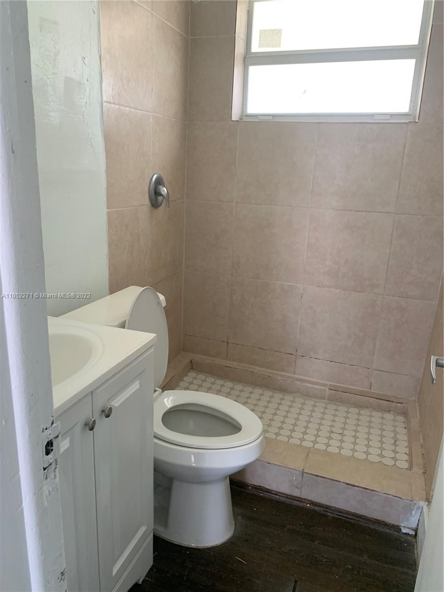 See details / 987 sq. ft. $ 2021-06-04 0 Photo