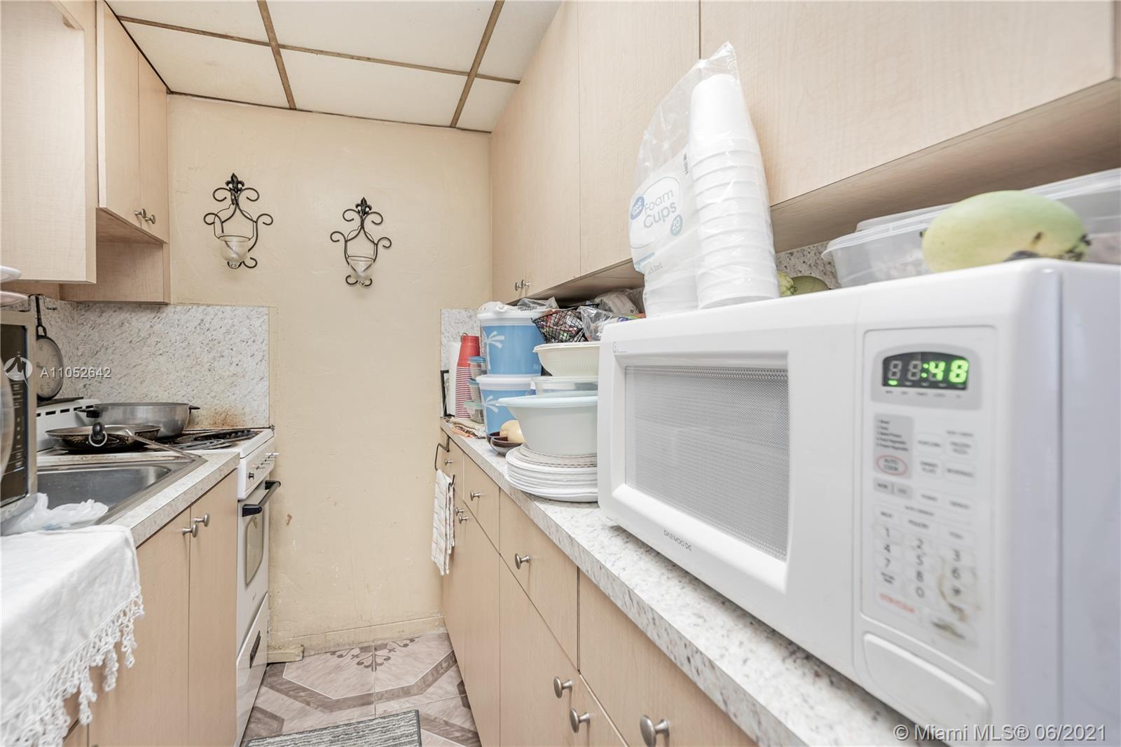 See details / 1570 sq. ft. $ 2021-06-04 0 Photo