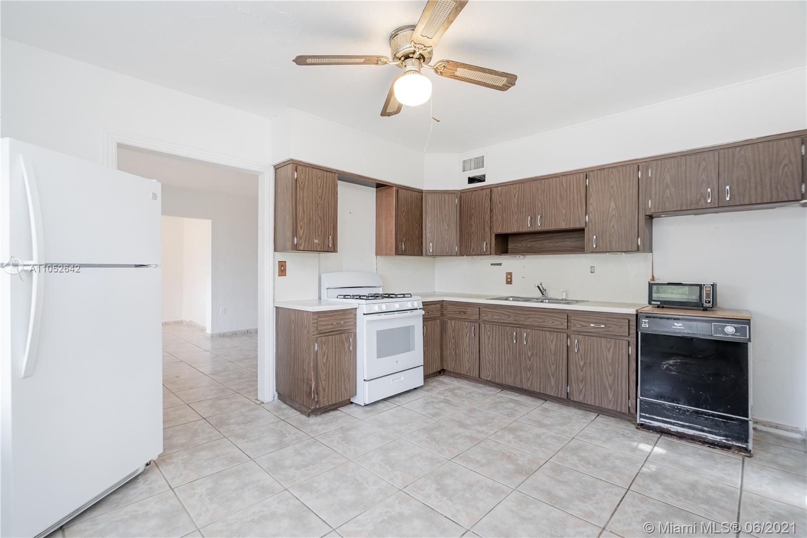 See details / 1570 sq. ft. $ 2021-06-04 0 Photo