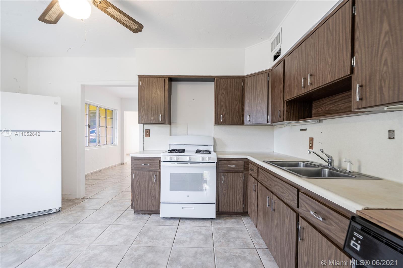 See details / 1570 sq. ft. $ 2021-06-04 0 Photo