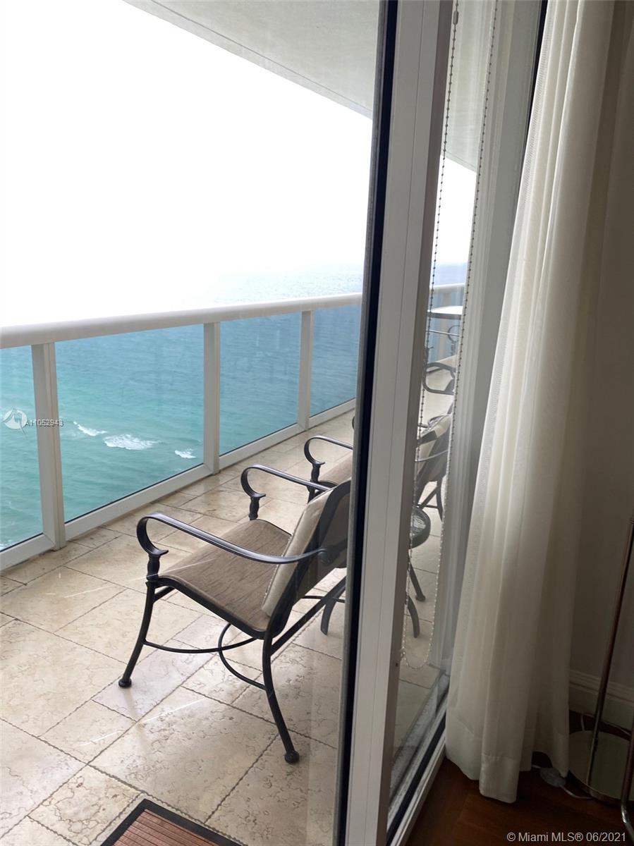 See details 3111 3 / 2 1554 sq. ft. $ 2021-06-06 0 Photo