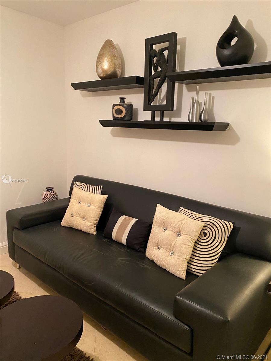 See details 3111 3 / 2 1554 sq. ft. $ 2021-06-06 0 Photo