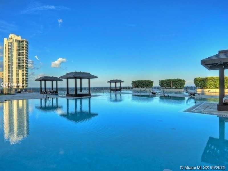 See details 3111 3 / 2 1554 sq. ft. $ 2021-06-06 0 Photo