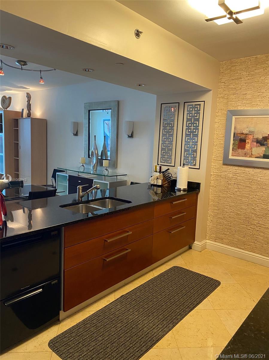 See details 3111 3 / 2 1554 sq. ft. $ 2021-06-06 0 Photo
