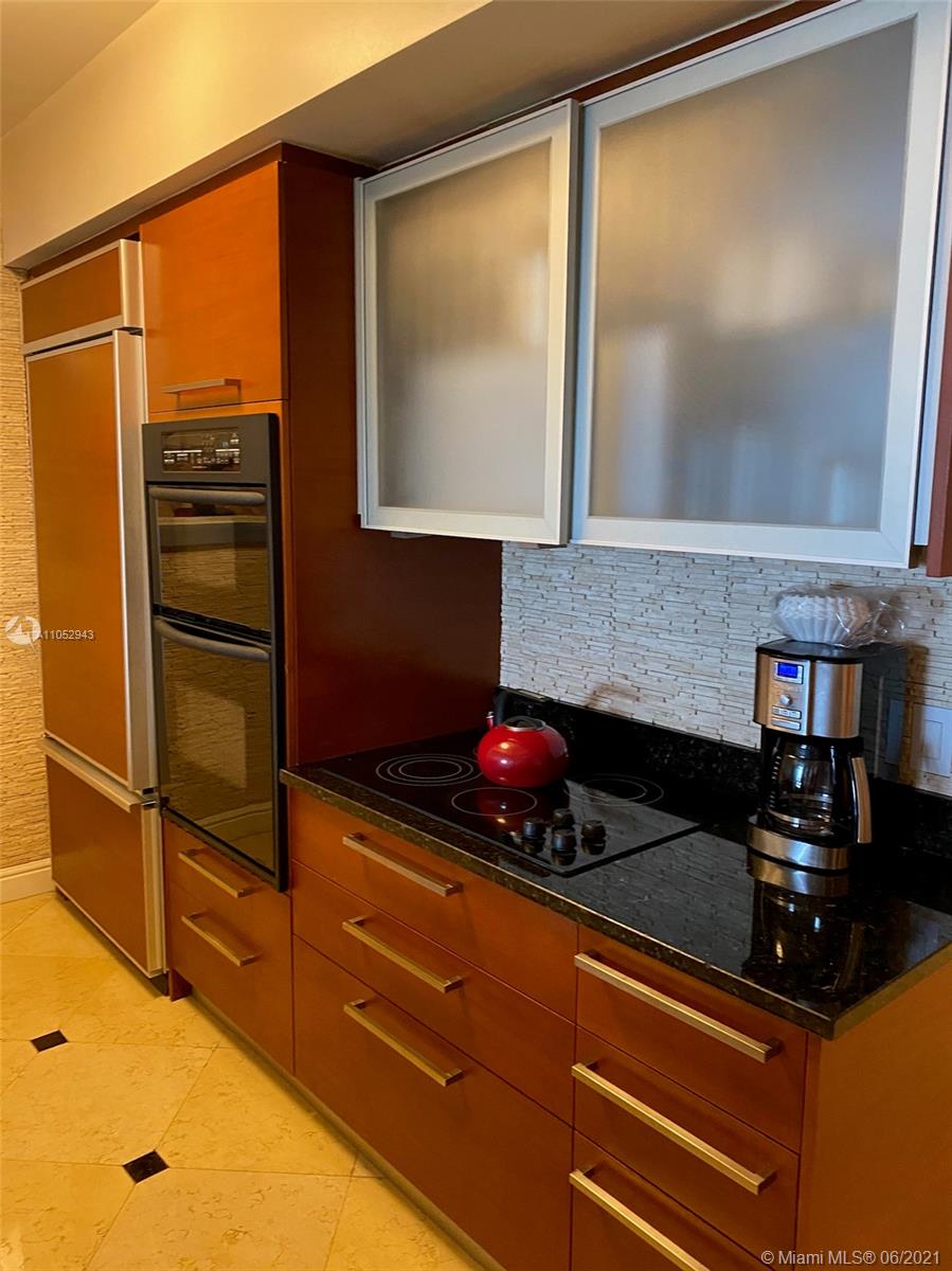 See details 3111 3 / 2 1554 sq. ft. $ 2021-06-06 0 Photo