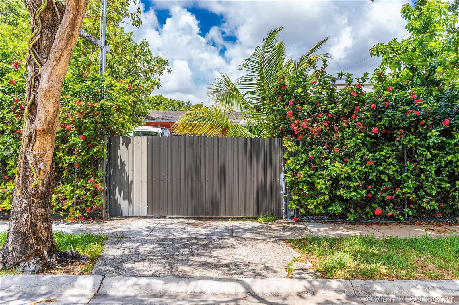 See details / 1500 sq. ft. $ 2021-06-07 0 Photo