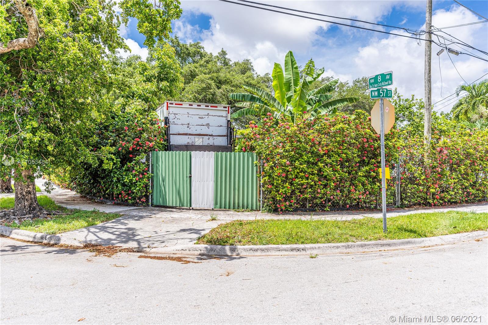 See details / 1500 sq. ft. $ 2021-06-07 0 Photo