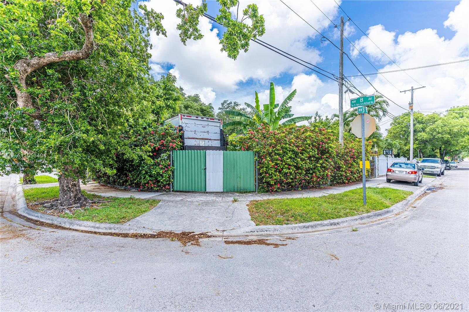 See details / 1500 sq. ft. $ 2021-06-07 0 Photo