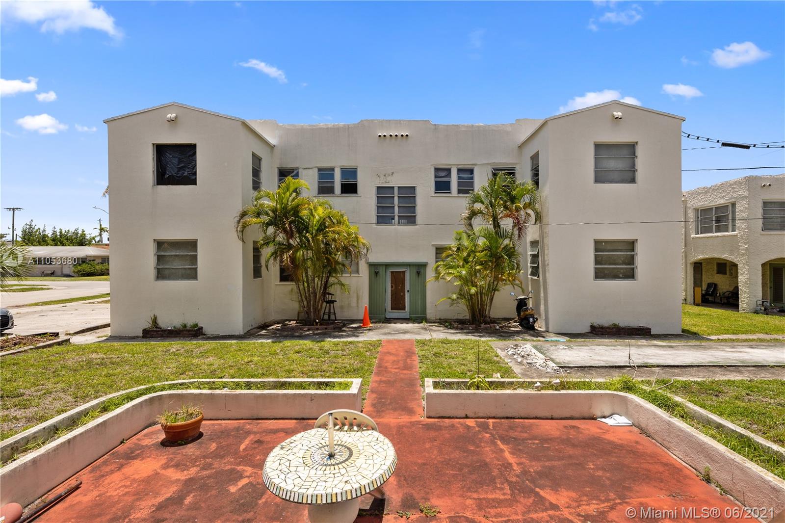 See details / 6378 sq. ft. $ 2021-06-11 0 Photo