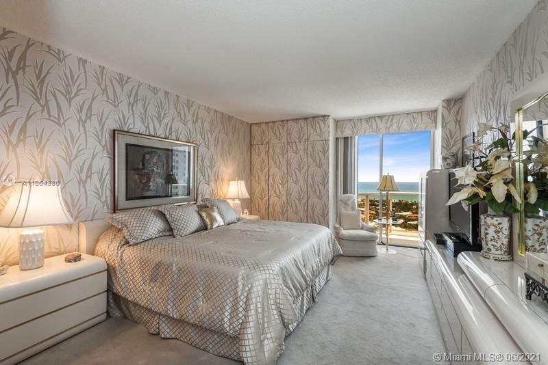 Photo of 20281 Country Club Dr. #2204, Aventura, Florida, 33180 - REmodeled Eat-in Kitchen with ocean view