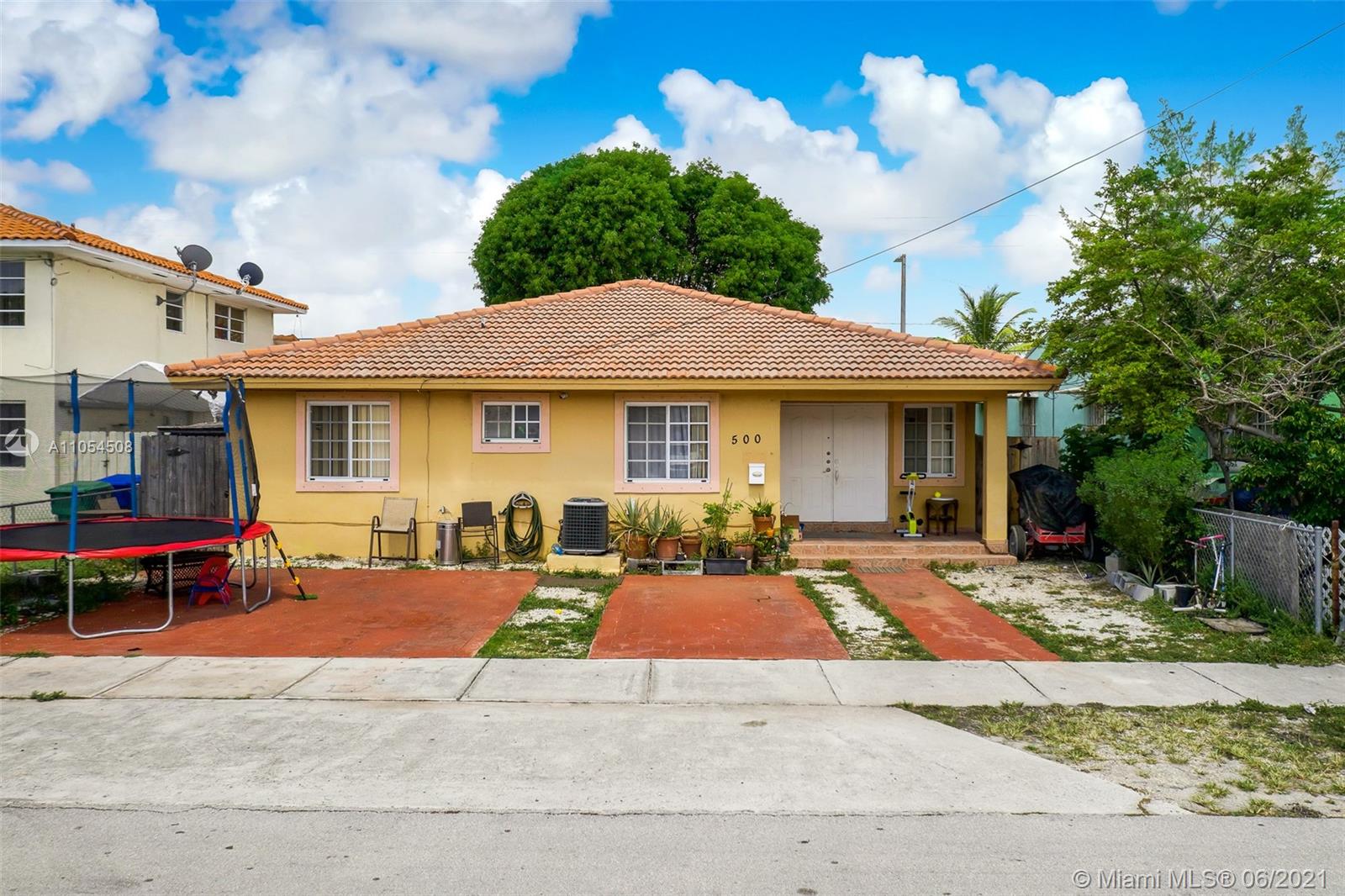 See details / 2536 sq. ft. $ 2021-06-09 0 Photo
