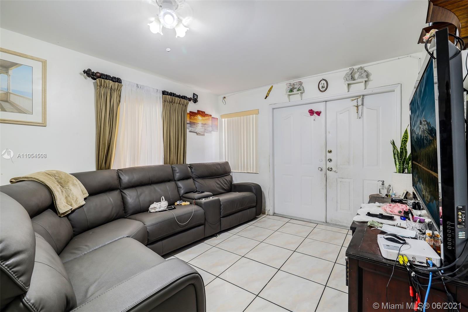 See details / 2536 sq. ft. $ 2021-06-09 0 Photo