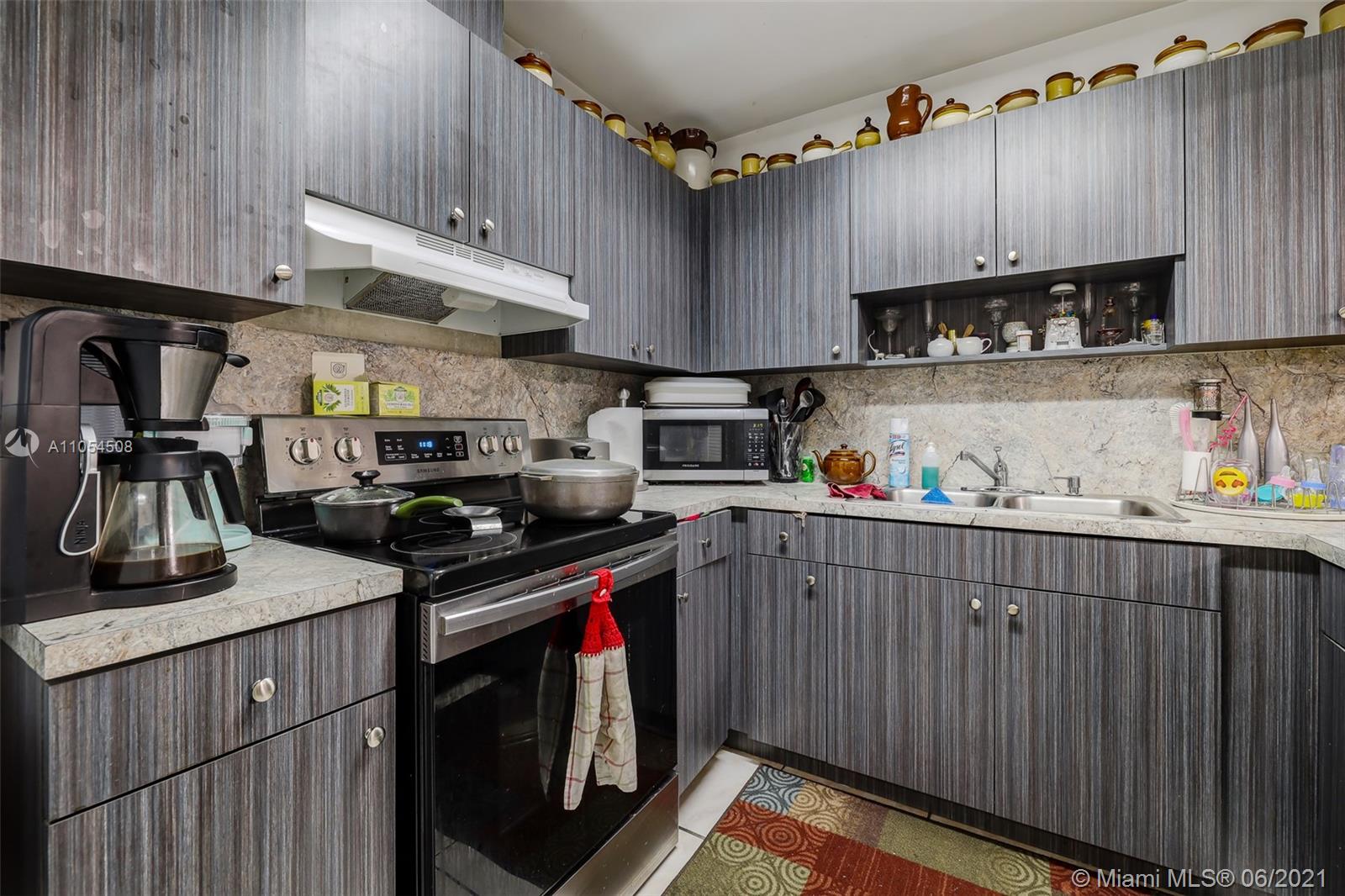 See details / 2536 sq. ft. $ 2021-06-09 0 Photo