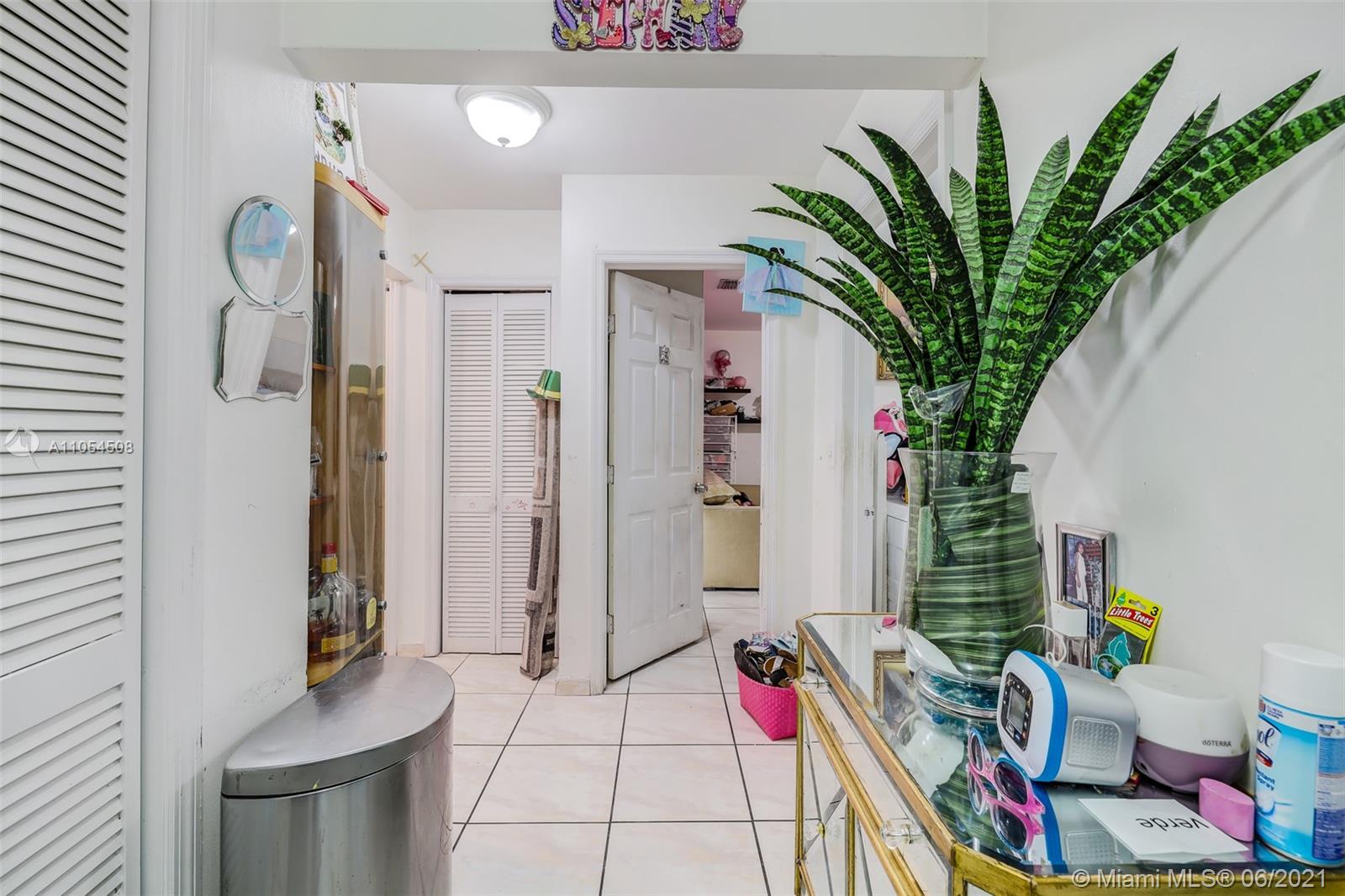 See details / 2536 sq. ft. $ 2021-06-09 0 Photo