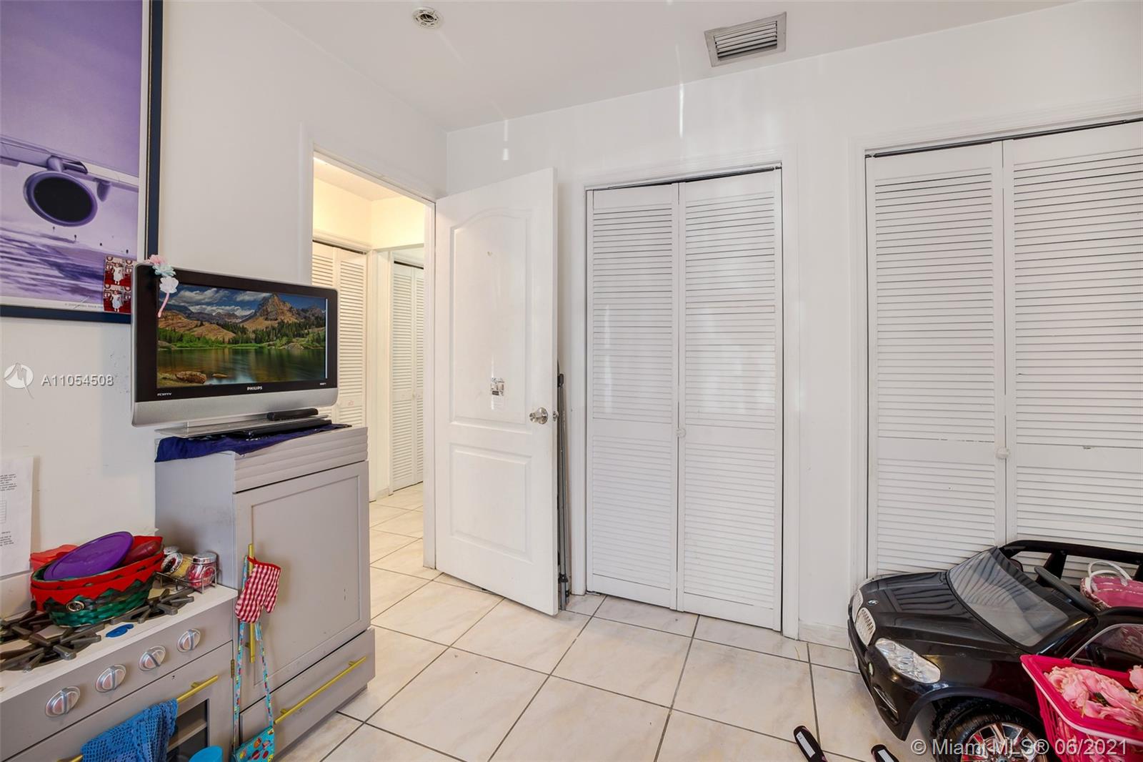 See details / 2536 sq. ft. $ 2021-06-09 0 Photo
