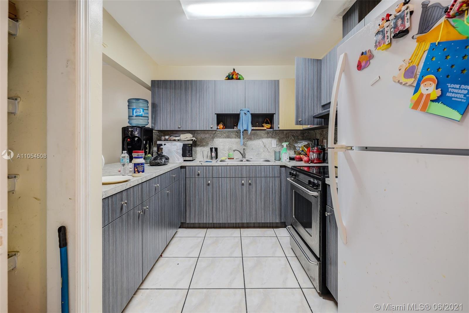 See details / 2536 sq. ft. $ 2021-06-09 0 Photo