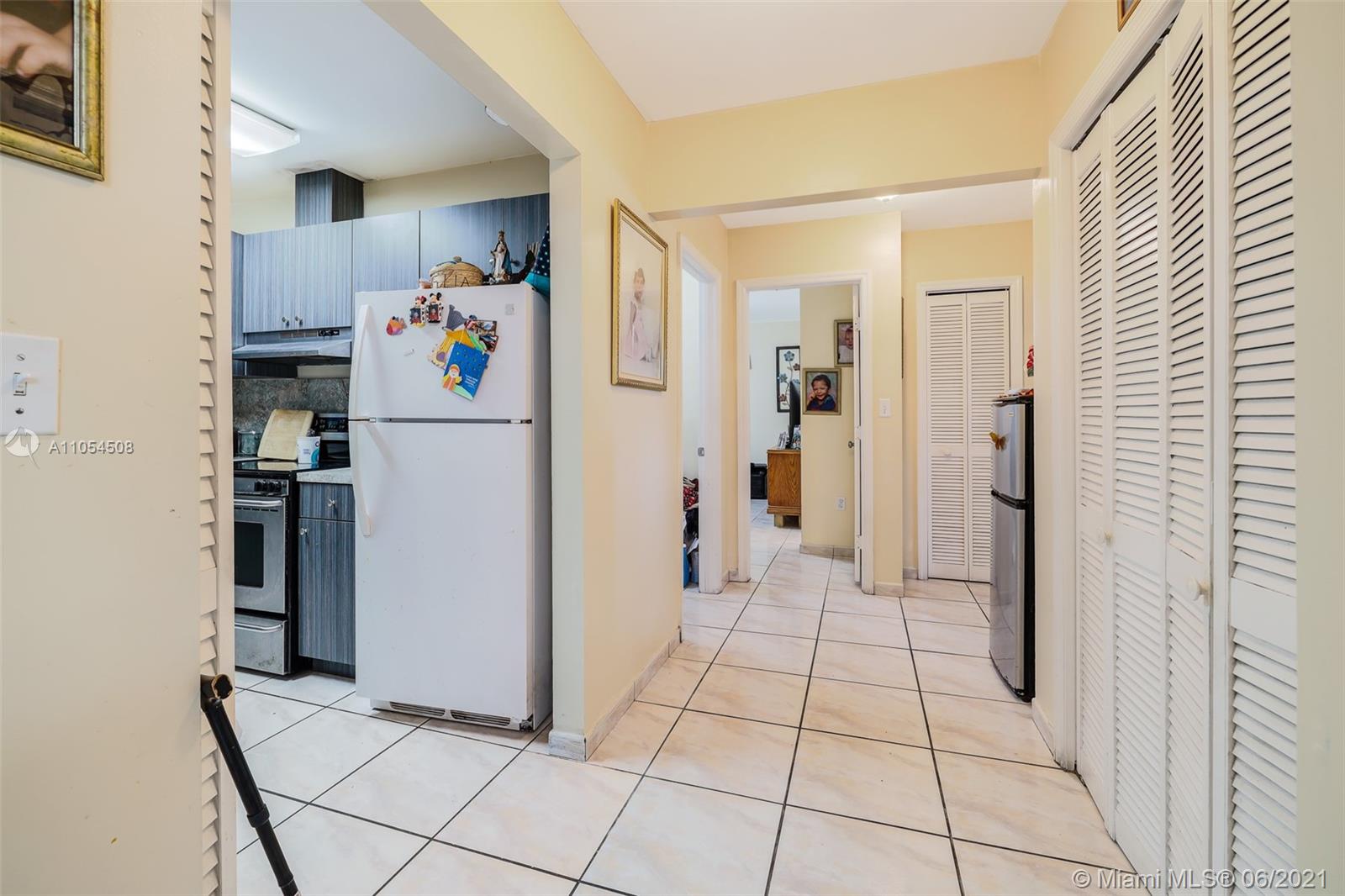 See details / 2536 sq. ft. $ 2021-06-09 0 Photo