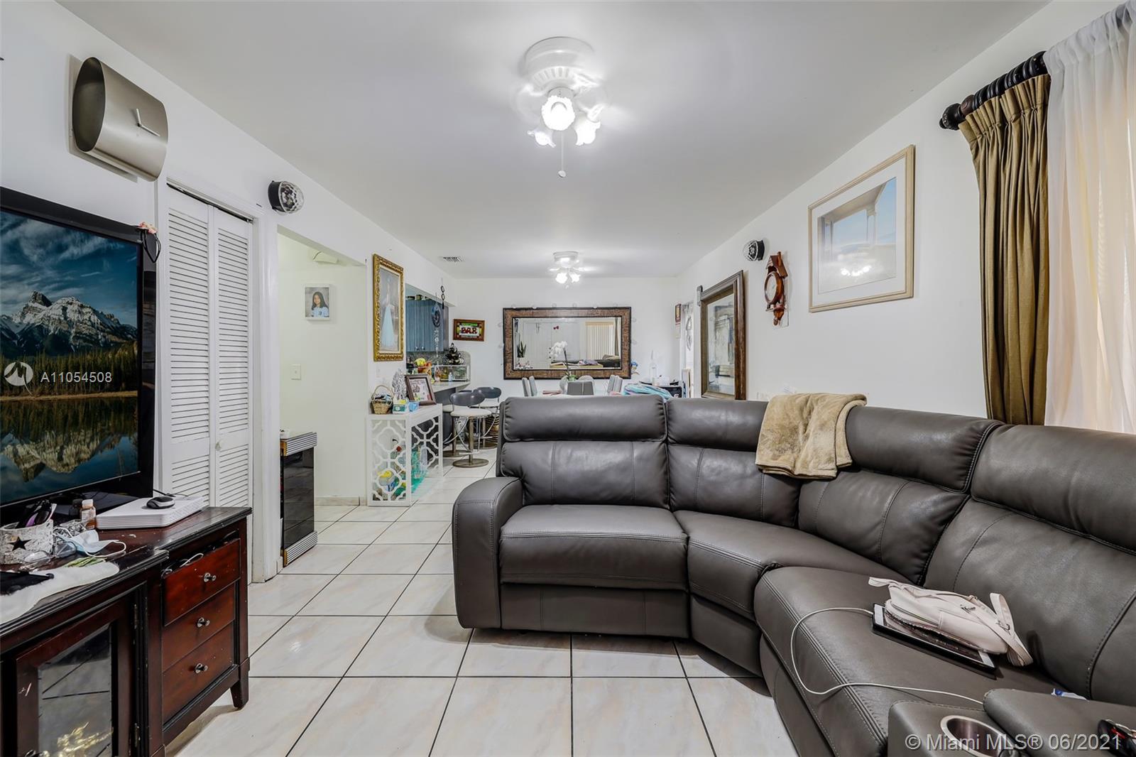 See details / 2536 sq. ft. $ 2021-06-09 0 Photo