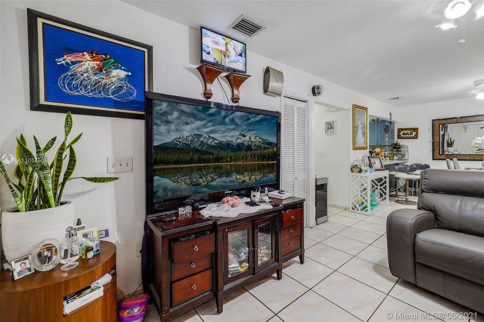 See details / 2536 sq. ft. $ 2021-06-09 0 Photo
