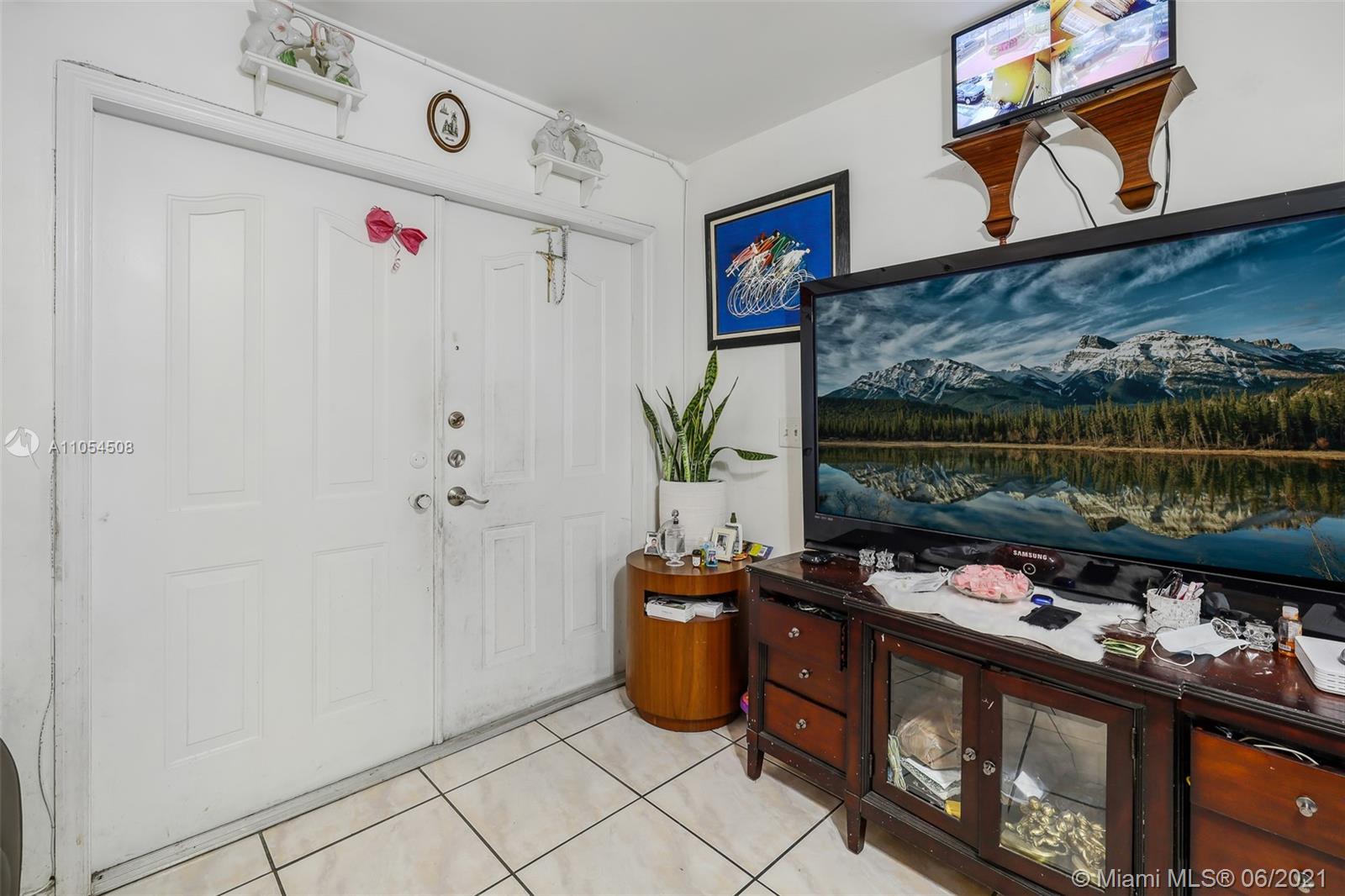 See details / 2536 sq. ft. $ 2021-06-09 0 Photo