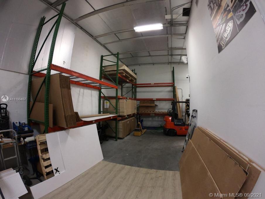 See details 1929 / sq. ft. $ 2021-09-19 0 Photo