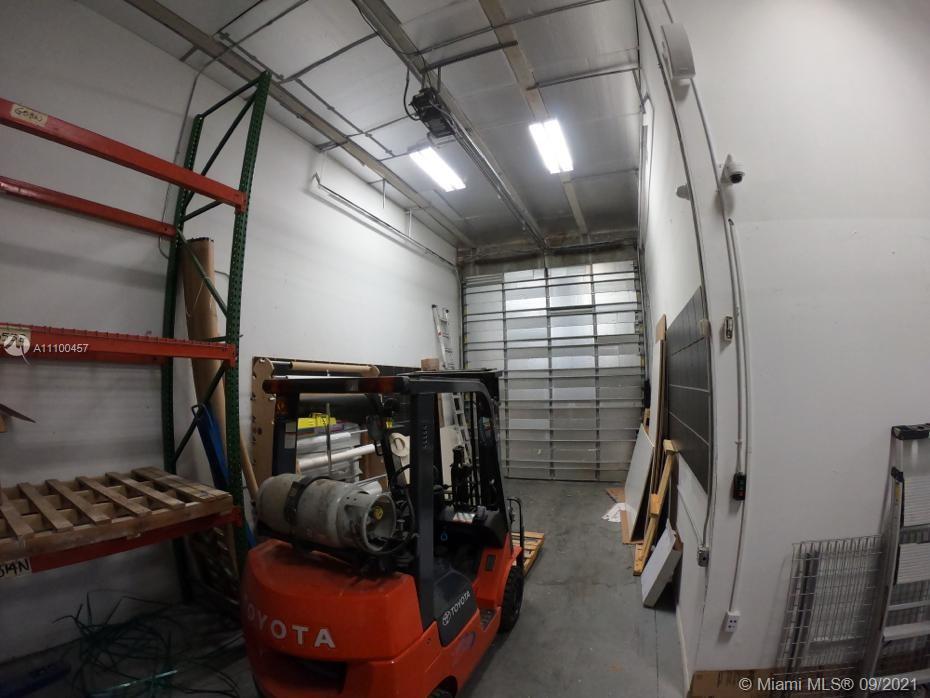 See details 1929 / sq. ft. $ 2021-09-19 0 Photo