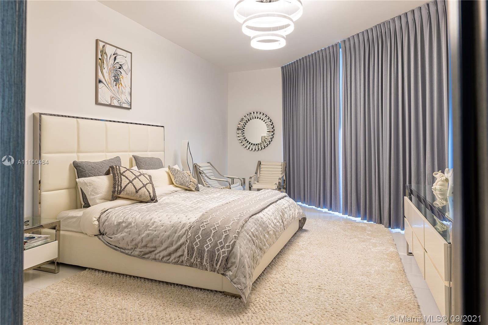 See details 606 3 / 4 2327 sq. ft. $ 2021-09-19 0 Photo
