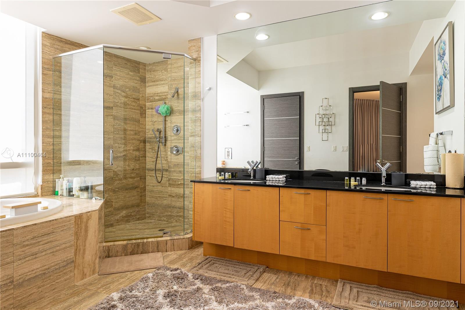 See details 606 3 / 4 2327 sq. ft. $ 2021-09-19 0 Photo
