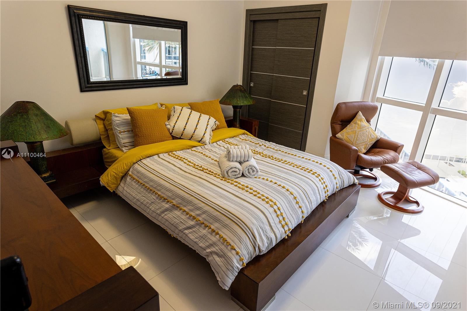See details 606 3 / 4 2327 sq. ft. $ 2021-09-19 0 Photo