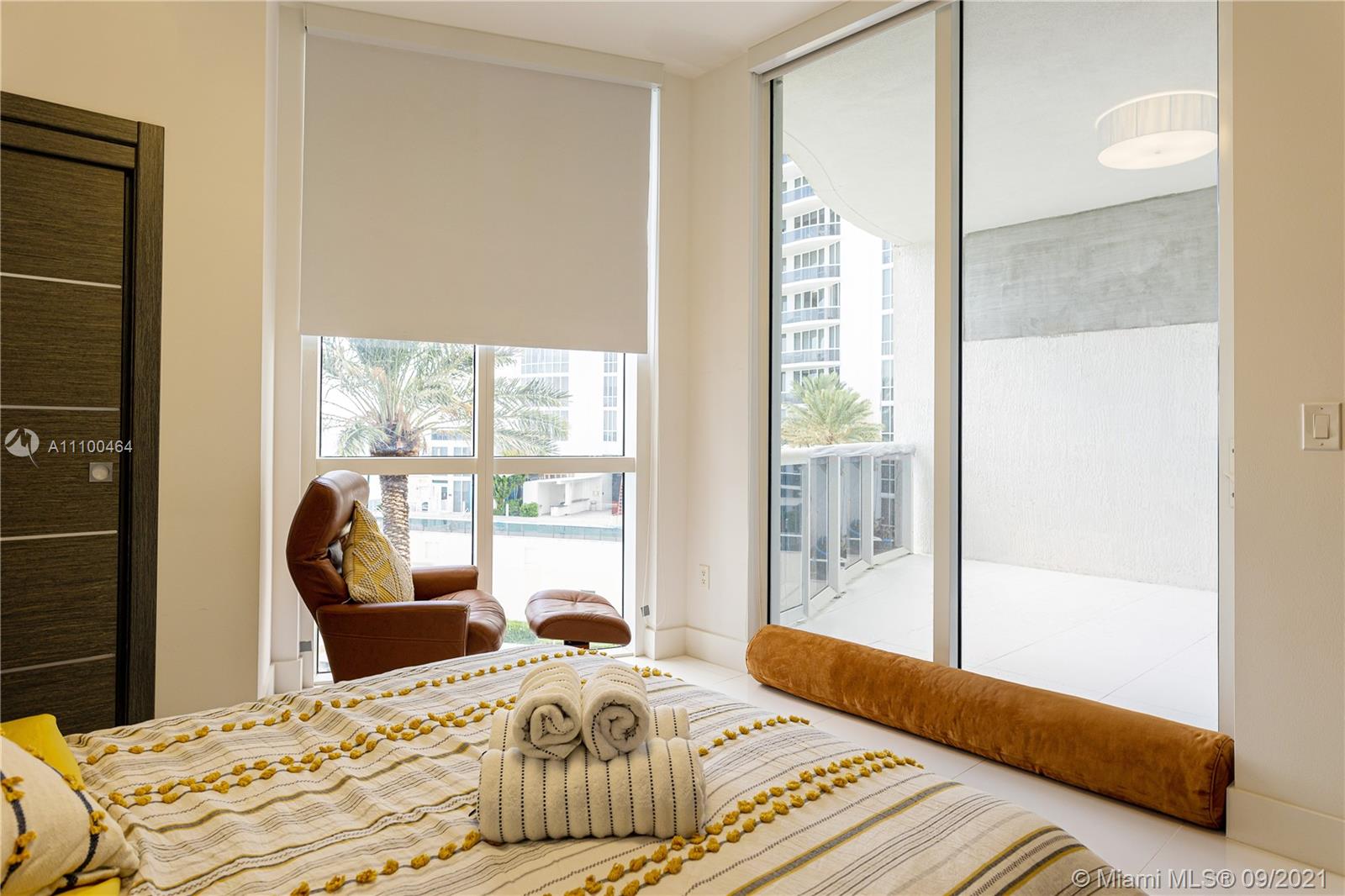 See details 606 3 / 4 2327 sq. ft. $ 2021-09-19 0 Photo