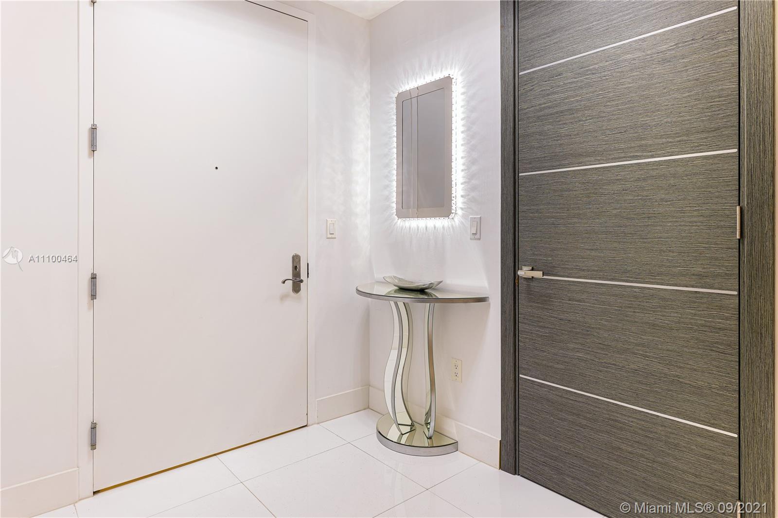 See details 606 3 / 4 2327 sq. ft. $ 2021-09-19 0 Photo