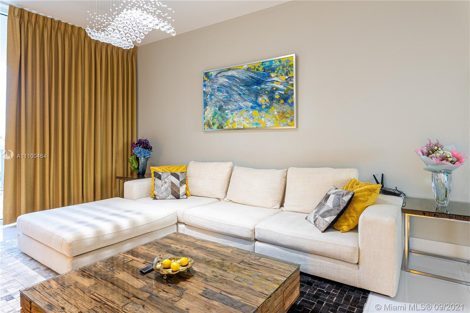 See details 606 3 / 4 2327 sq. ft. $ 2021-09-19 0 Photo