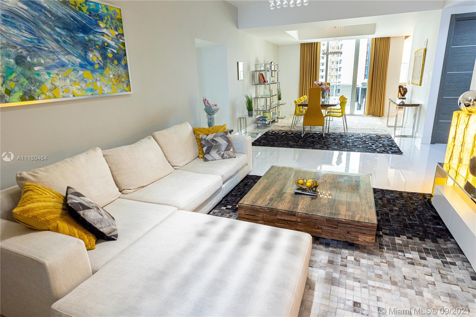 See details 606 3 / 4 2327 sq. ft. $ 2021-09-19 0 Photo