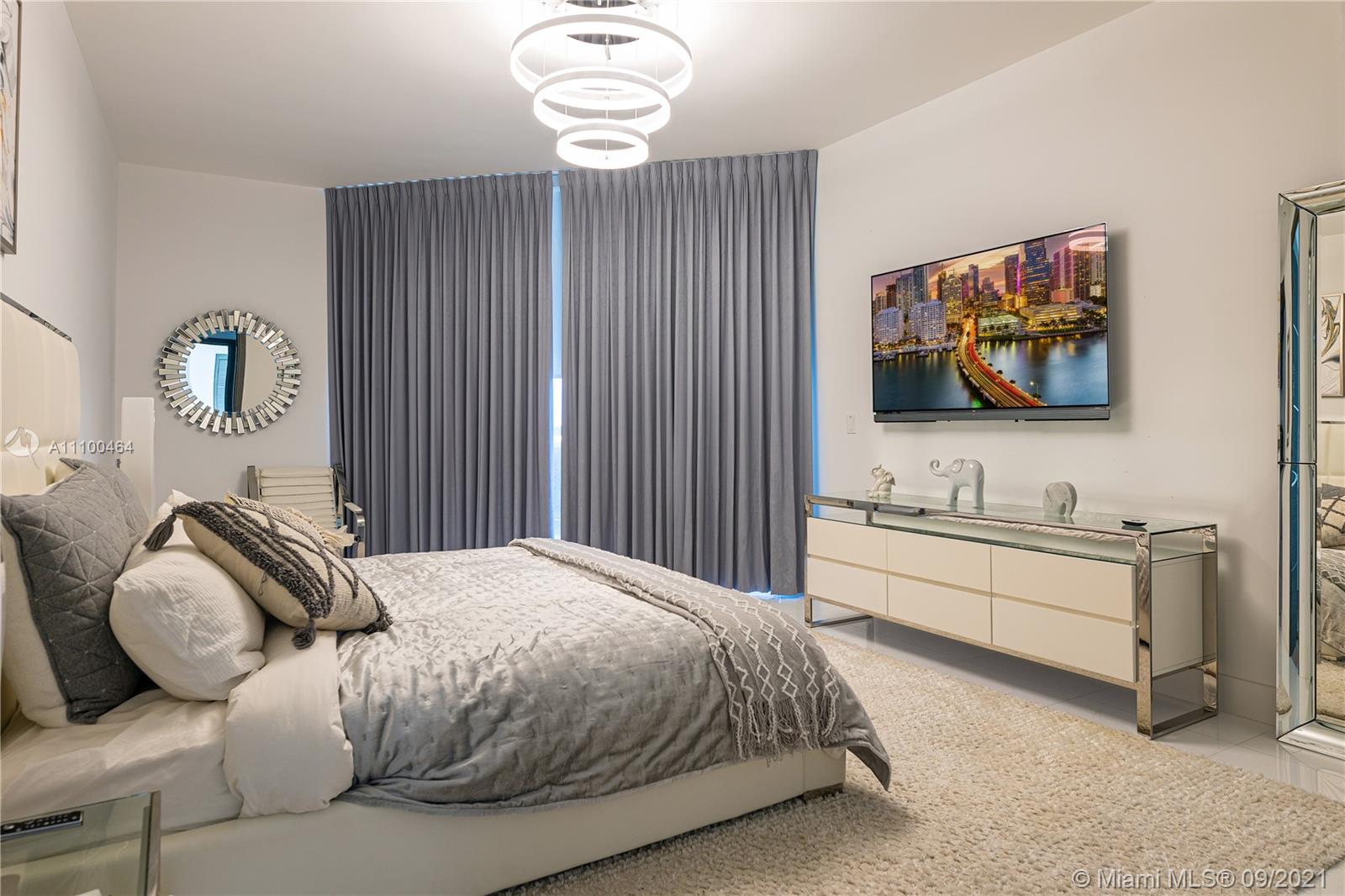 See details 606 3 / 4 2327 sq. ft. $ 2021-09-19 0 Photo