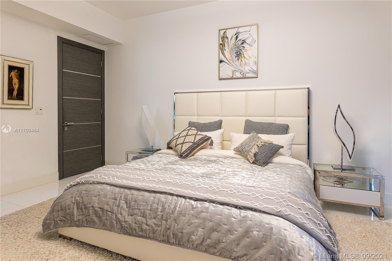 See details 606 3 / 4 2327 sq. ft. $ 2021-09-19 0 Photo