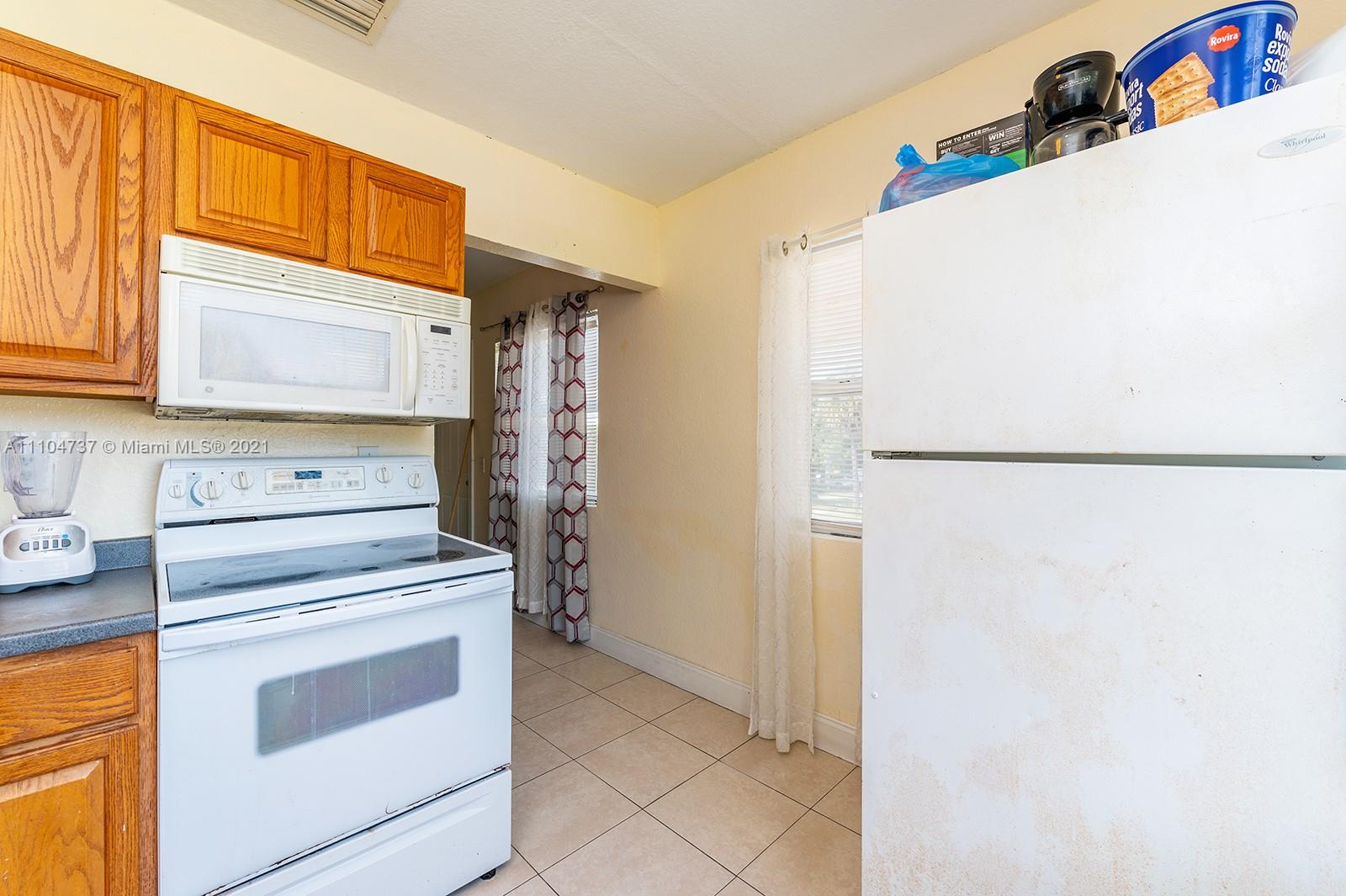 See details / 2720 sq. ft. $ 2022-05-18 0 Photo