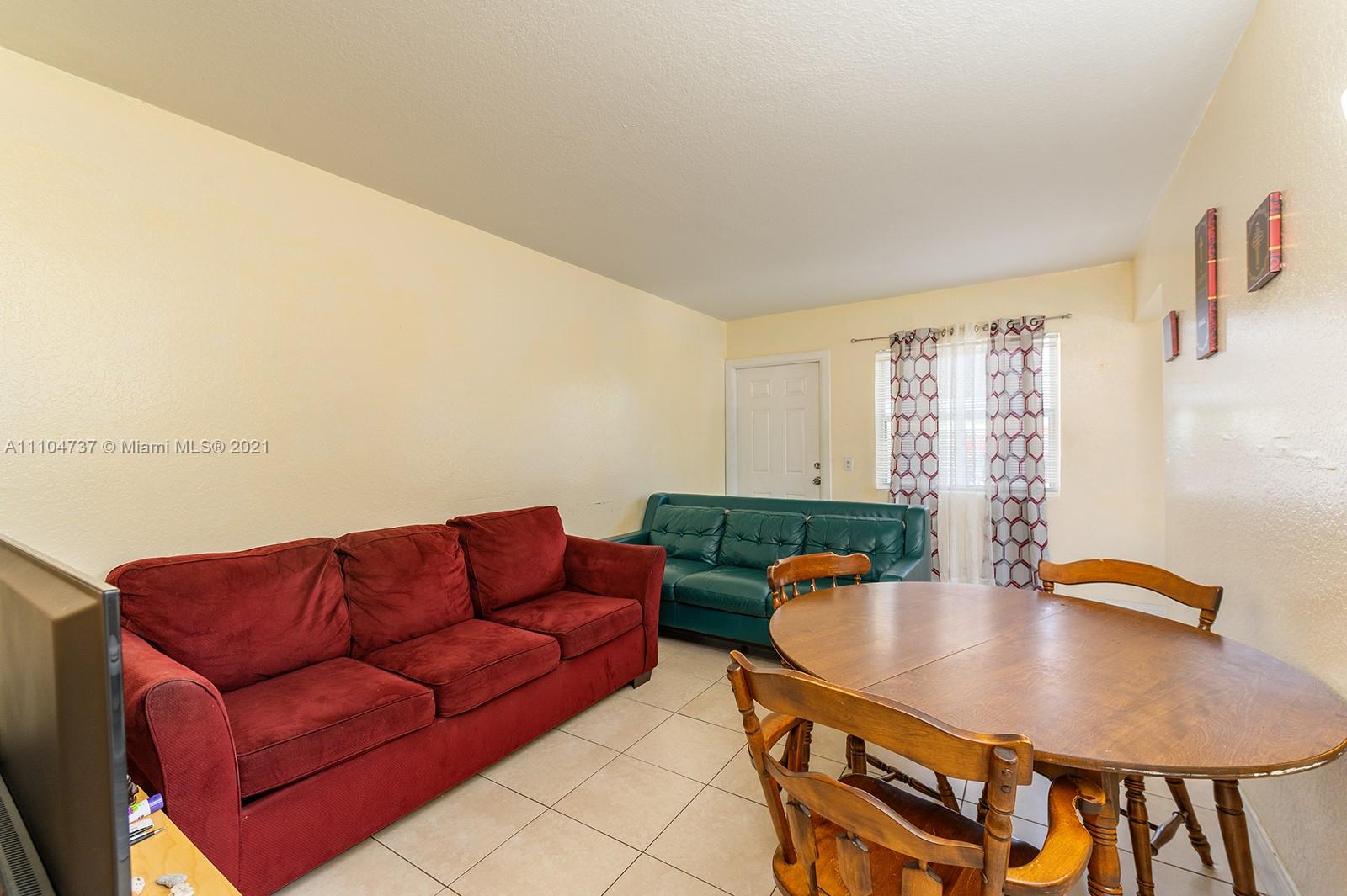 See details / 2720 sq. ft. $ 2022-05-18 0 Photo