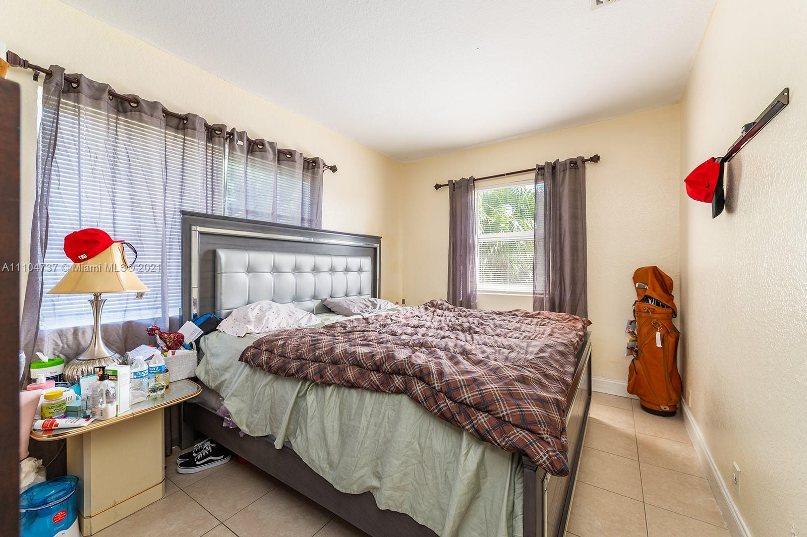 See details / 2720 sq. ft. $ 2022-05-18 0 Photo