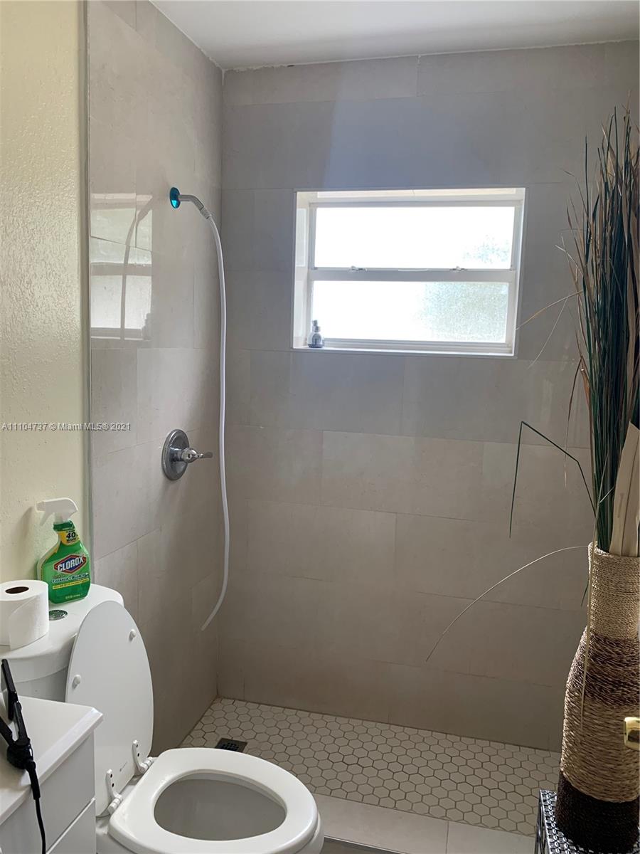 See details / 2720 sq. ft. $ 2022-05-18 0 Photo