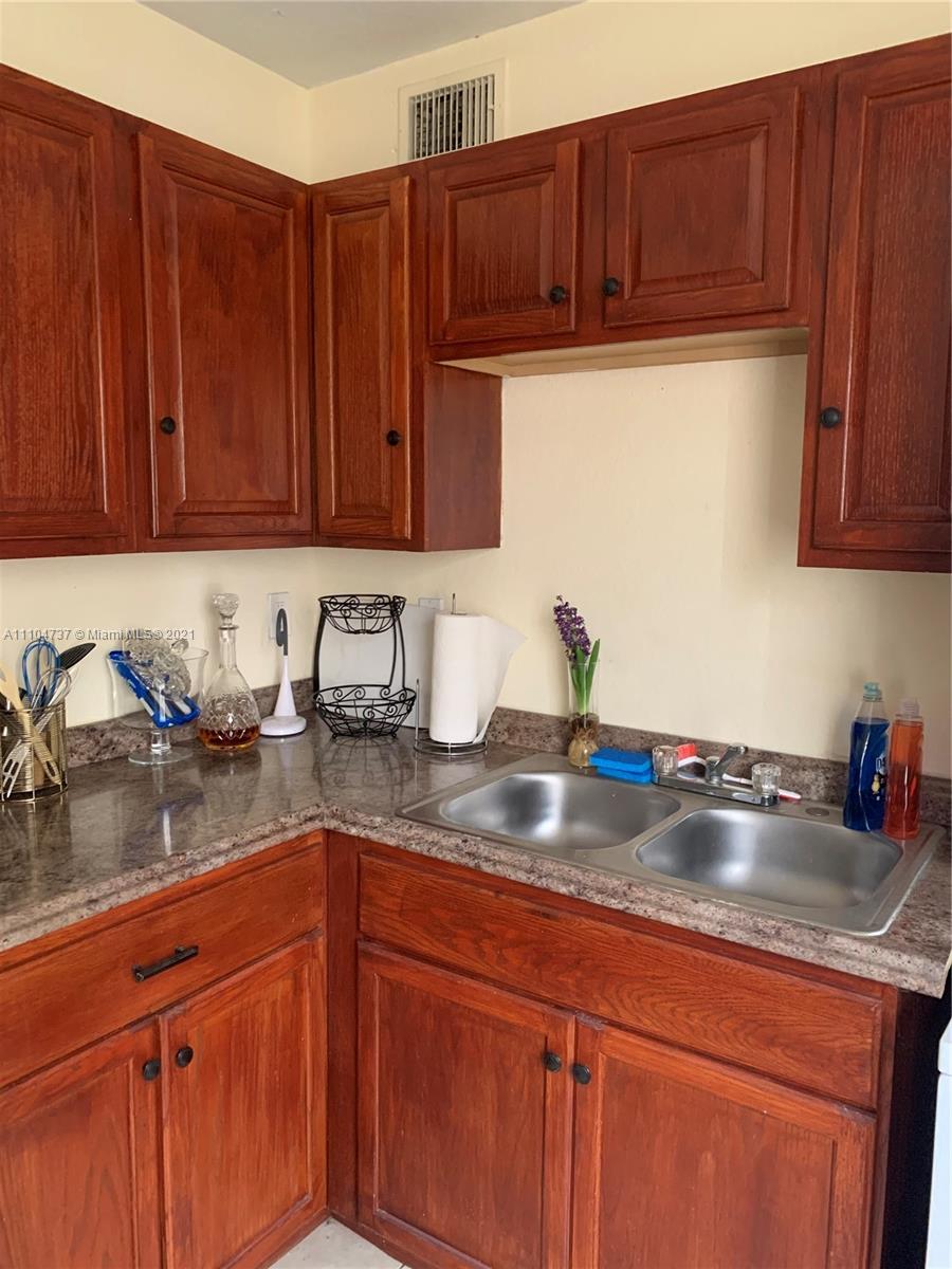 See details / 2720 sq. ft. $ 2022-05-18 0 Photo