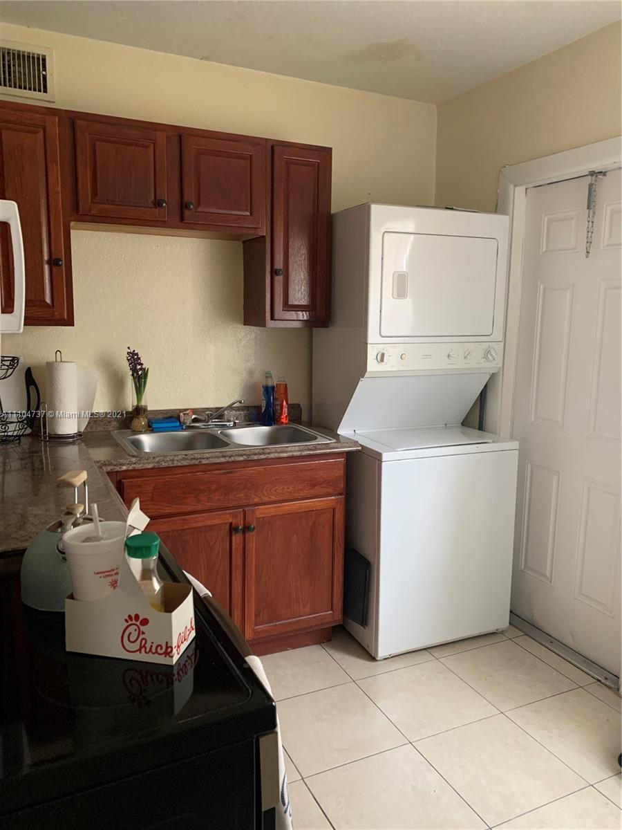See details / 2720 sq. ft. $ 2022-05-18 0 Photo