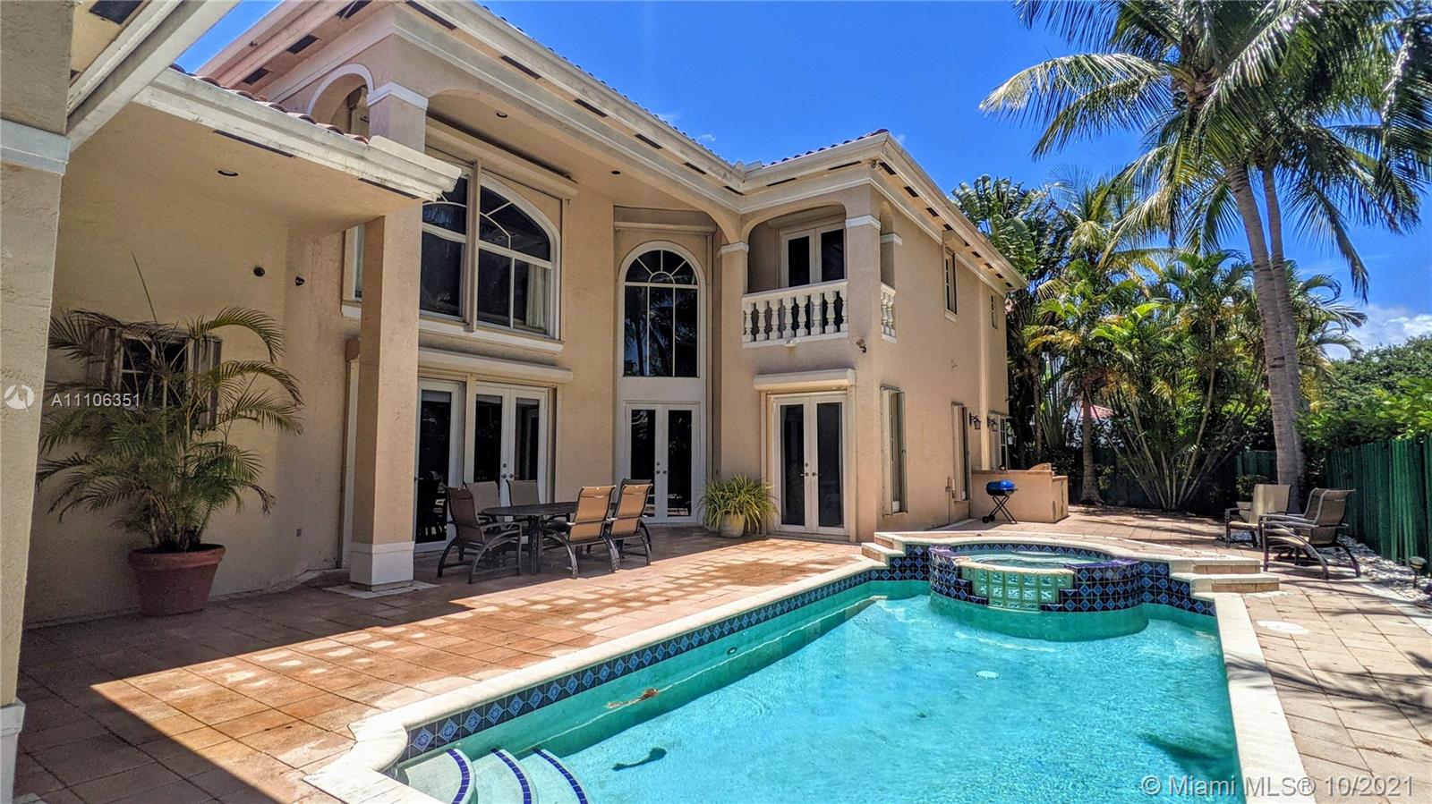 Gorgeous pool-patio entrance