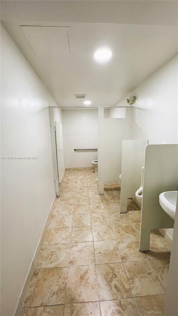 See details / sq. ft. $ 2021-10-29 0 Photo