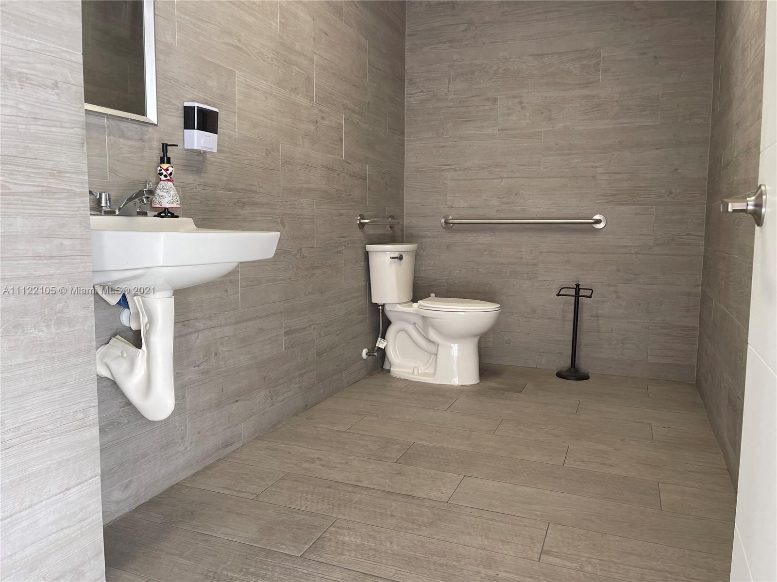 See details / sq. ft. $ 2022-10-31 0 Photo