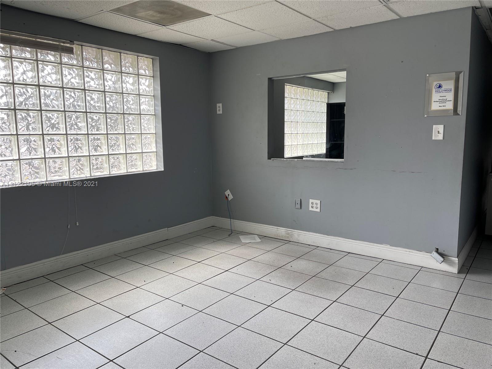 See details / sq. ft. $ 2022-10-31 0 Photo