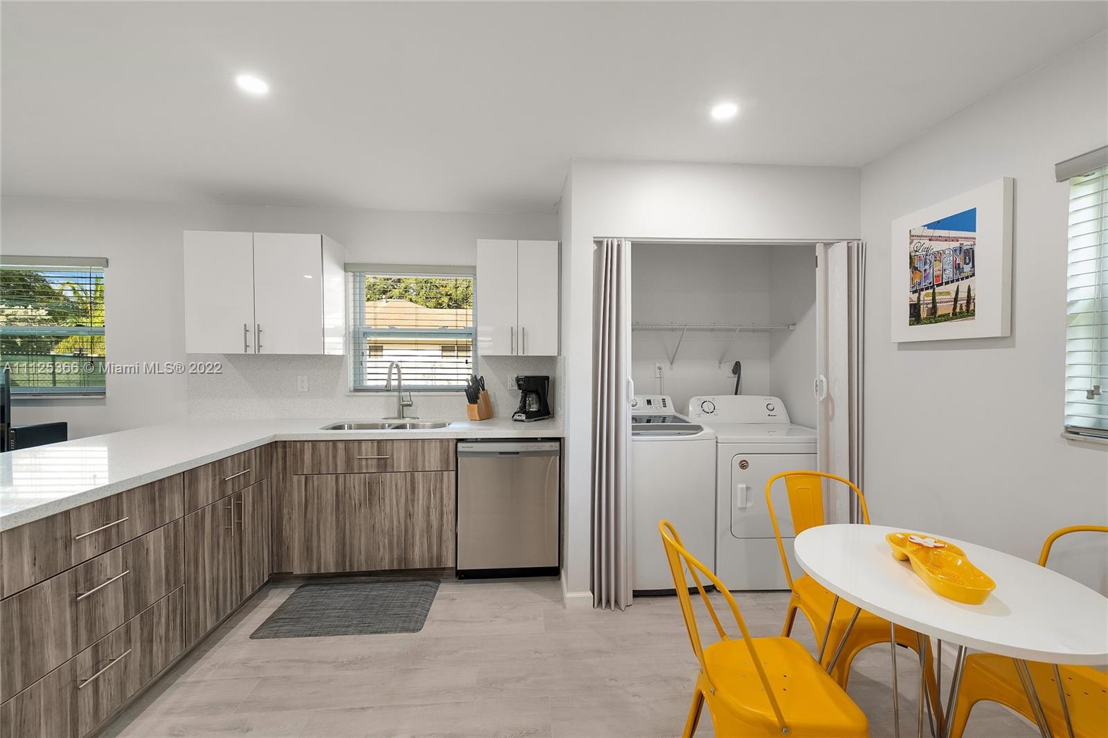 See details / 1816 sq. ft. $ 2022-12-21 0 Photo