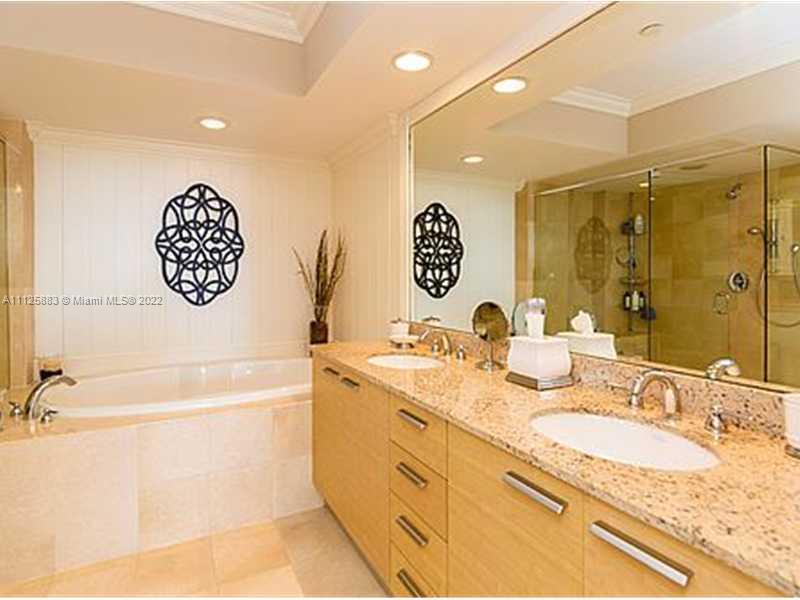 See details 4910 2 / 2 1337 sq. ft. $ 2022-11-23 0 Photo